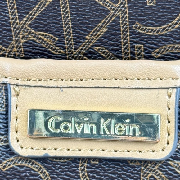 Calvin Klein Monogram Crossbody Purse RN 54163 CA 57151 - Good Condition - Picture 16 of 16